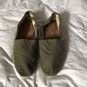 Toms canvas shoe